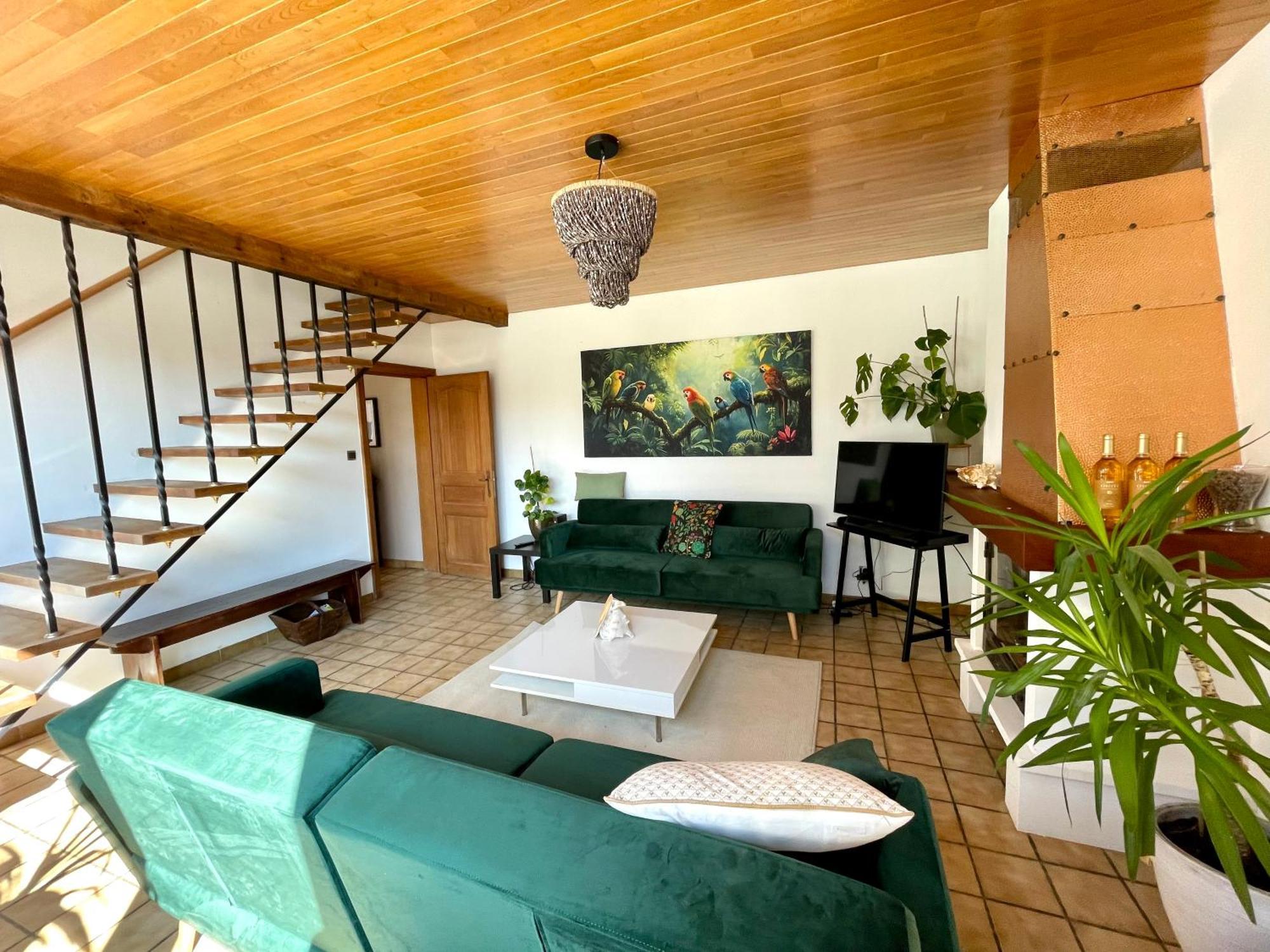 Homestay Villa O Виртон Екстериор снимка