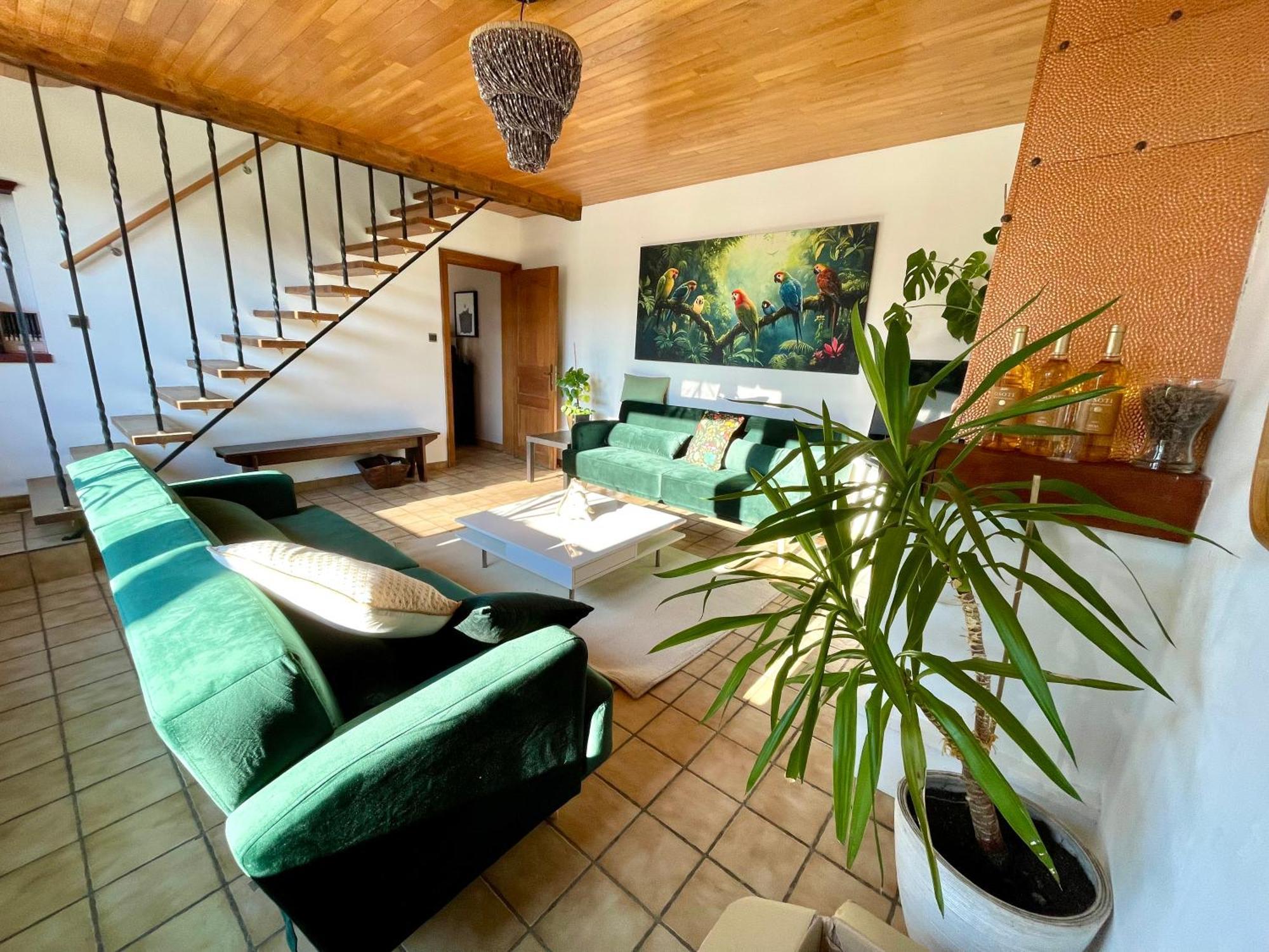 Homestay Villa O Виртон Екстериор снимка